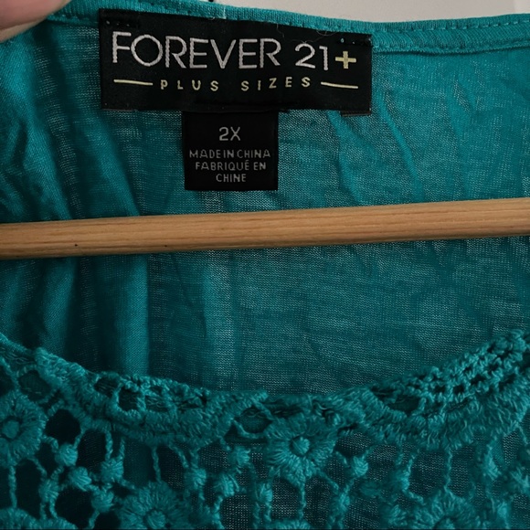 Embroidered loose knit tank top - Picture 3 of 6